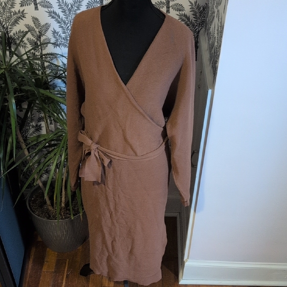 Nicole Miller Dresses & Skirts - Nicole Miller Brown Wrap Dress